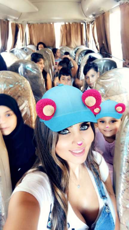 صورة داليا كريم تمضي يوماً كاملاً مع الايتام والمشردين