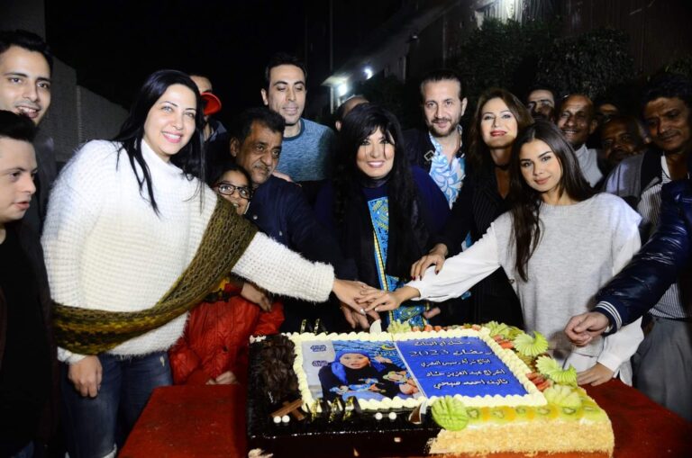 إحتفال اسرة مسلسل “أم البنات” بإنطلاق التصوير