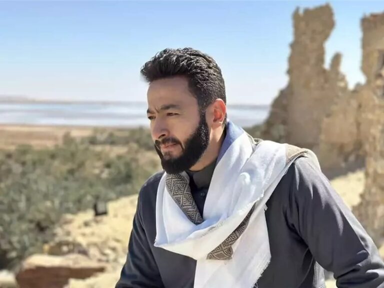 النجم حماده هلال يحصد إشادة كبيرة بمسلسل المداح ويواصل
