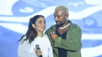 صورة أحمد سعد يواصل نجاحاته ويحيي ليلة استثنائية حاشدة وابنته تشاركه الغناء في يلا ساحل
