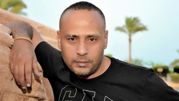 الفنان محمود عبد المغني يتصدر التريند بعد أزمة تحولت لمظاهرة حب