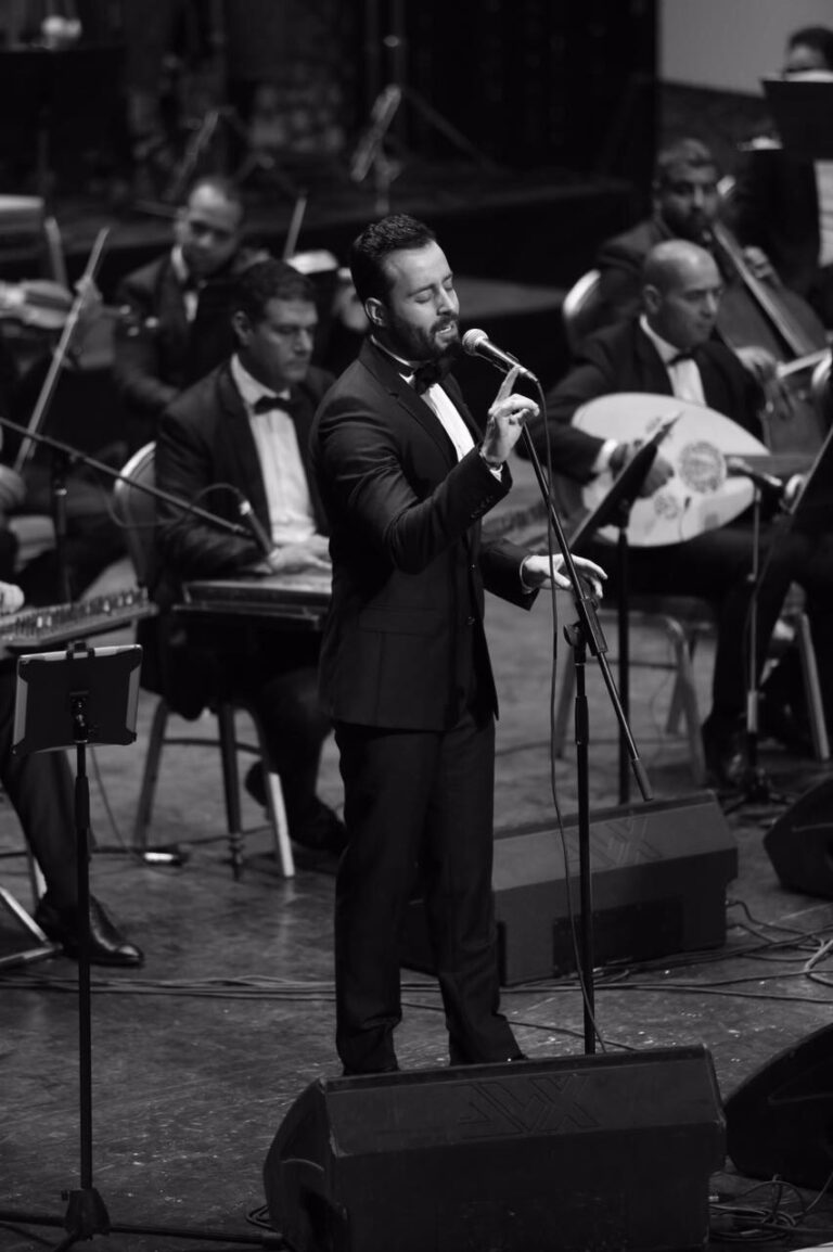 سعد رمضان يخطف جمهور الاوبرا في بلاش عتاب لعبد الحليم حافظ