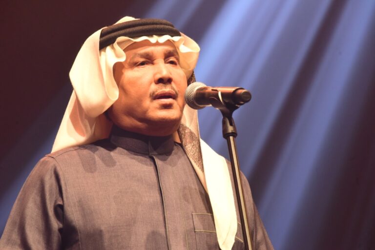 فنان العرب محمد عبده والفنانة أنغام يحلقان طرباً في سماء المنامة