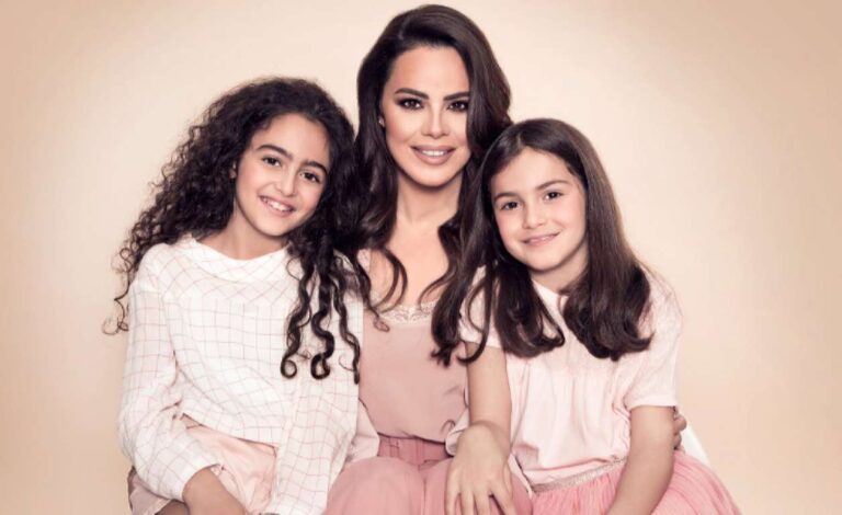 هالة عجم تحتفل بعيد الأمهات مع الملكات